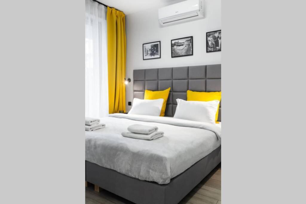 Househost Apartment: Miodowa 42/8a Street Apartament *